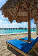 Newport Beachside Hotel & Resort