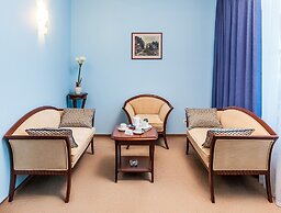 Alexandrovsky Garden Hotel