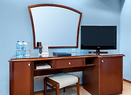 Alexandrovsky Garden Hotel