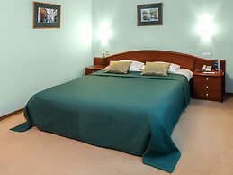 Alexandrovsky Garden Hotel