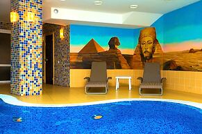 Alexandrovsky Garden Hotel