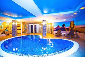 Alexandrovsky Garden Hotel