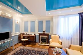 Alexandrovsky Garden Hotel