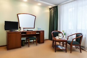 Alexandrovsky Garden Hotel