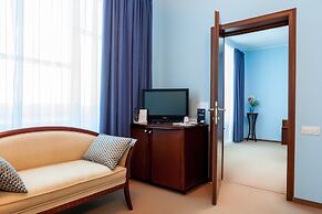 Alexandrovsky Garden Hotel