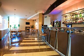 Alexandrovsky Garden Hotel