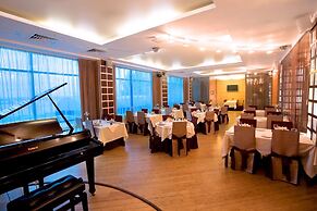 Alexandrovsky Garden Hotel