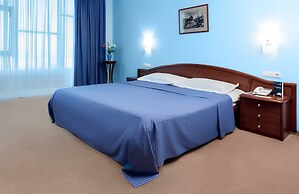 Alexandrovsky Garden Hotel