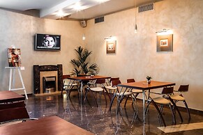 Alexandrovsky Garden Hotel