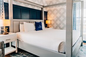Salem Waterfront Hotel & Suites