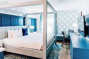 Salem Waterfront Hotel & Suites