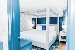 Salem Waterfront Hotel & Suites