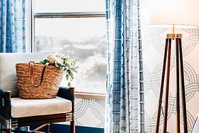 Salem Waterfront Hotel & Suites