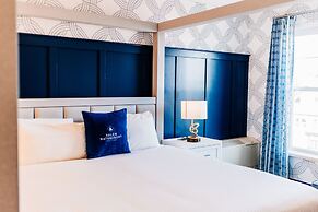 Salem Waterfront Hotel & Suites