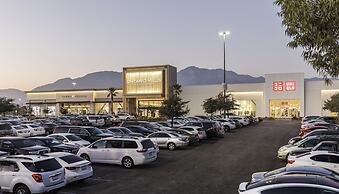 Hampton Inn & Suites Ontario