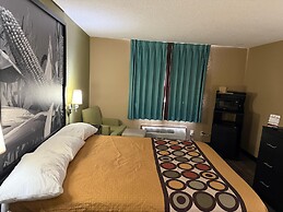 Super 8 by Wyndham Mendota I-39