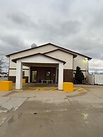 Super 8 by Wyndham Mendota I-39