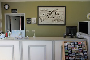 Super 8 by Wyndham Wells