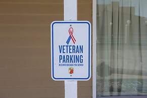 Super 8 by Wyndham Wells