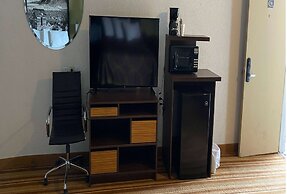 Super 8 by Wyndham Wells