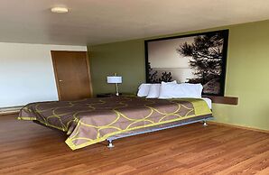 Super 8 by Wyndham Wells