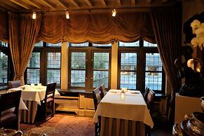 Hotel Relais Bourgondisch Cruyce - A Luxe Worldwide Hotel