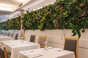 Climia Belroy 4* Superior Hotel