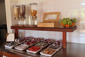 Sure Hotel by Best Western Calais Coquelles Tunnel s/ Manche
