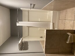 Anaheim Executive Inn & Suites