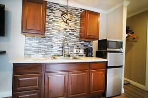 Anaheim Executive Inn & Suites