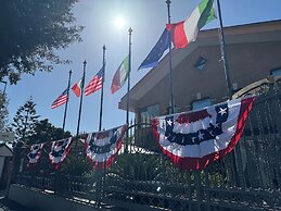 Euro House Inn Airport