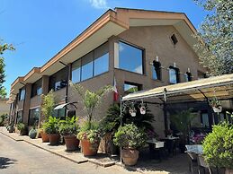 Euro House Inn Airport