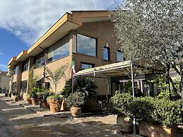 Euro House Inn Airport