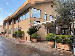 Euro House Inn Airport