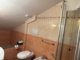 Euro House Inn Airport