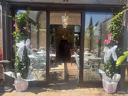 Euro House Inn Airport