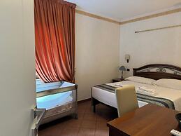 Euro House Inn Airport