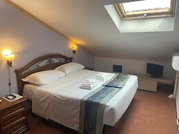 Euro House Inn Airport