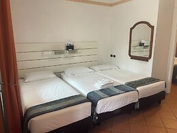 Euro House Inn Airport