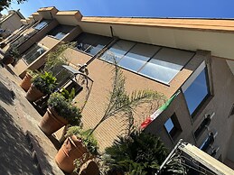 Euro House Inn Airport