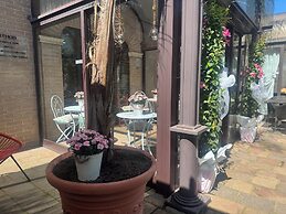 Euro House Inn Airport