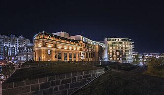 Le Capitole Hôtel