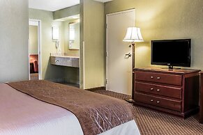 Quality Inn & Suites Ann Arbor Hwy 23