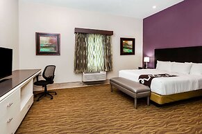 La Quinta Inn & Suites by Wyndham Laredo Airport