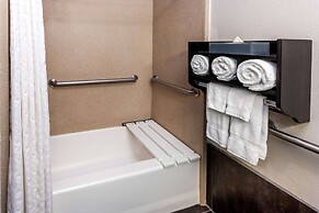 La Quinta Inn & Suites by Wyndham Laredo Airport