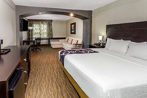 La Quinta Inn & Suites by Wyndham Laredo Airport