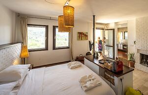 4Reasons Hotel And Bistro