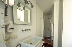 4Reasons Hotel And Bistro