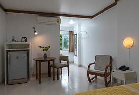 Collection O Howard Square Boutique Hotel