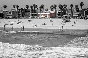 Venice on the Beach Hotel
